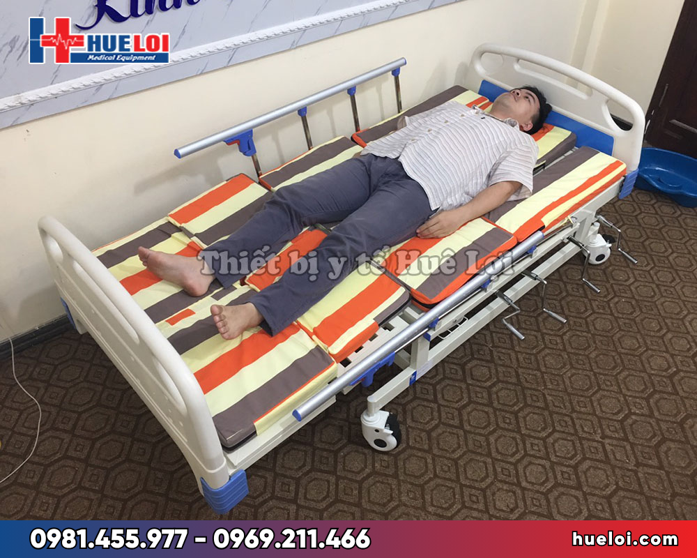 Giường bệnh đa năng cao cấp 4 tay quay A01-III có vỉa chắn